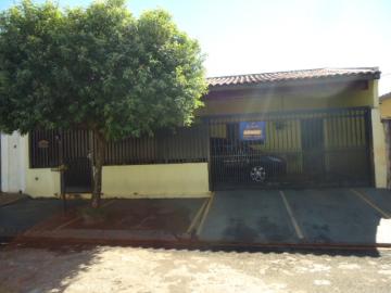 Alugar Casa / Padrão em Barretos. apenas R$ 250.000,00