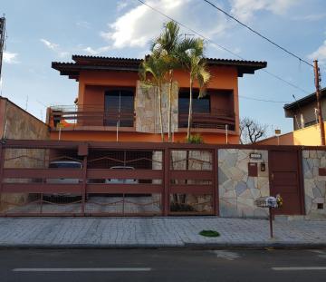 Alugar Casa / Padrão em Barretos. apenas R$ 795.000,00